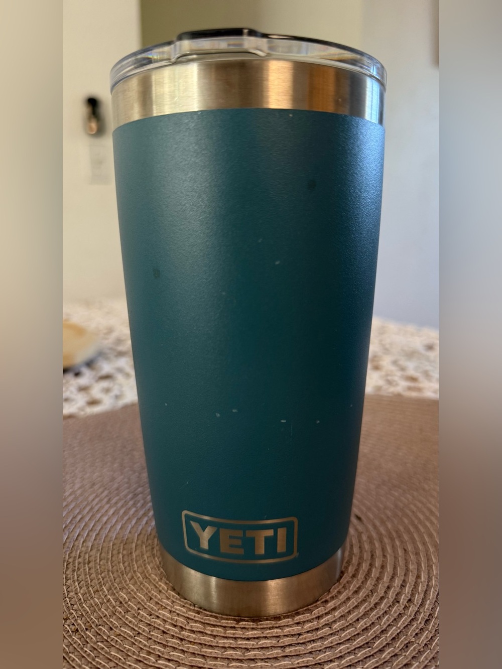 Yeti Rambler 20 oz Stainless Steel Vacuum Insulated Tumbler w/MagSlider Lid
